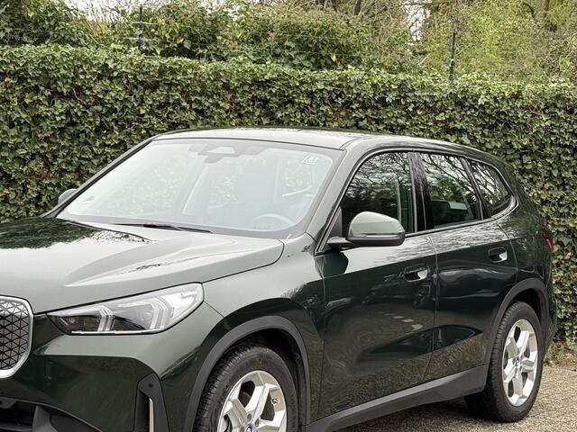 BMW iX1 eDrive20 | Camera | Comfort Access | 18''