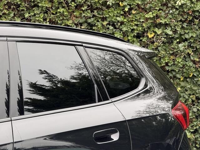 BMW iX1 eDrive20 | M-Sport | 18'' | Camera | Panorama | Getint Glas | Stoelverw.