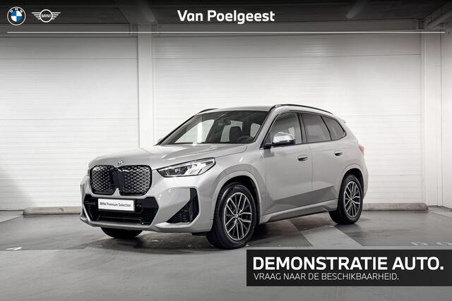 BMW iX1 eDrive20 | M-Sport | Driving Assistant | Parking Assistant | Stoelverwarming | Trekaak