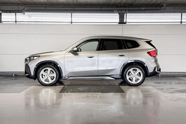 BMW iX1 eDrive20 Pure Edition 67 kWh | xLine | Premium Pack | Trekhaak