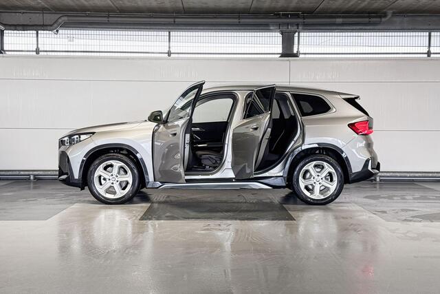 BMW iX1 eDrive20 Pure Edition 67 kWh | xLine | Premium Pack | Trekhaak