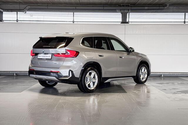 BMW iX1 eDrive20 Pure Edition 67 kWh | xLine | Premium Pack | Trekhaak