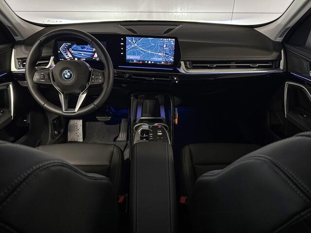BMW iX1 eDrive20 Pure Edition 67 kWh | xLine | Premium Pack | Trekhaak