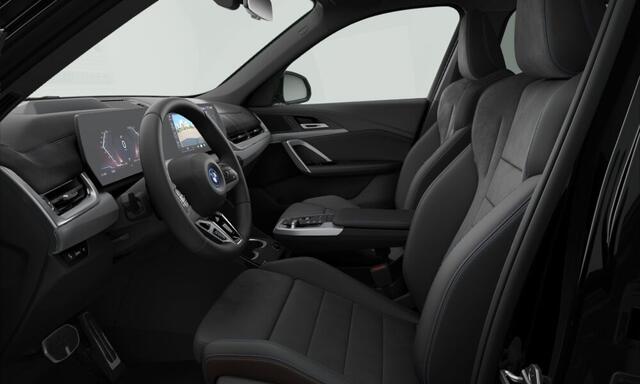 BMW iX1 xDrive30 M-Sport - Panorama - Memoryzetel - Driving Ass Prof - Head-up