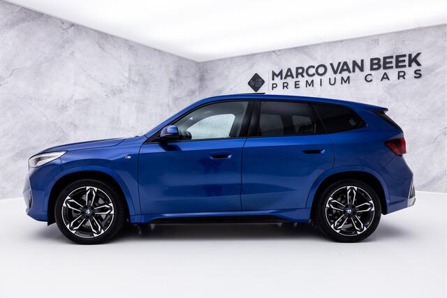 BMW iX1 xDrive30 Launch Edition 67 kWh M-Sport | Pano | Memory | Harman-Kardon