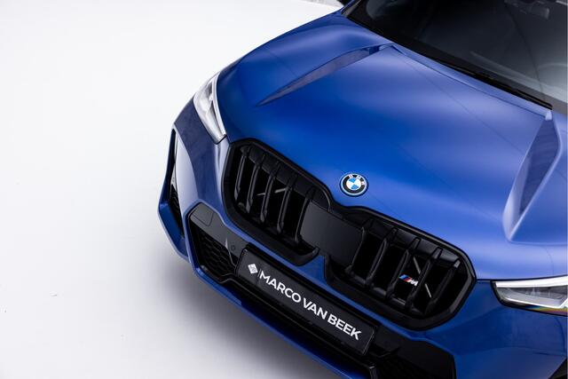 BMW iX1 xDrive30 Launch Edition 67 kWh M-Sport | Pano | Memory | Harman-Kardon