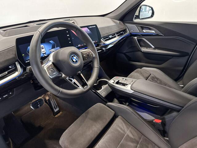 BMW iX1 eDrive20 M Sport Edition Special Request - Beschikbaar vanaf: April 2026