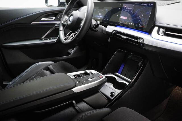 BMW iX1 eDrive20 67 kWh M-Sport Edition | PREMIUM PACK | STUURVERWARMING | DAB | APPLE | CAMERA