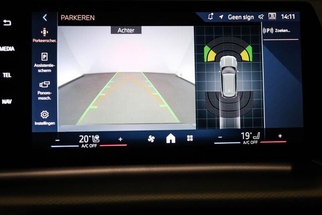 BMW iX1 eDrive20 67 kWh M-Sport Edition | PREMIUM PACK | STUURVERWARMING | DAB | APPLE | CAMERA