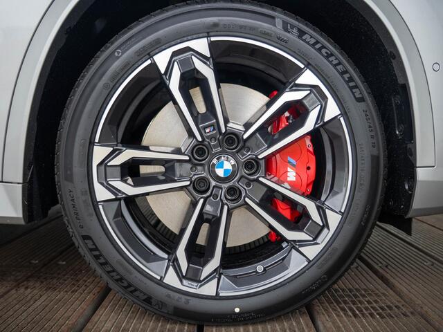 BMW iX1 eDrive20 | M Sportpakket Pro | Premium Pack | Stuurwielrand verwarmd | Comfort Access | Achteruitrijcamera | Panoramadak | Stoelverwarming | Trekhaak