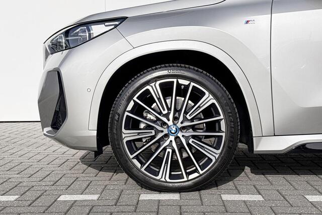 BMW iX1 xDrive30 | Innovation Pack | M Sport | Panoramadak