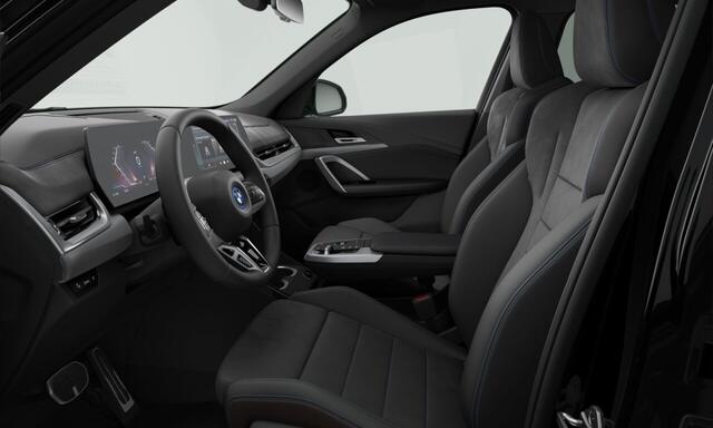 BMW iX1 eDrive20 | M-Sport Pro | 19'' | Panorama. | Comf. Acc. | Driv. Plus | Stuur + stoelverw. | Getint glas | Camera