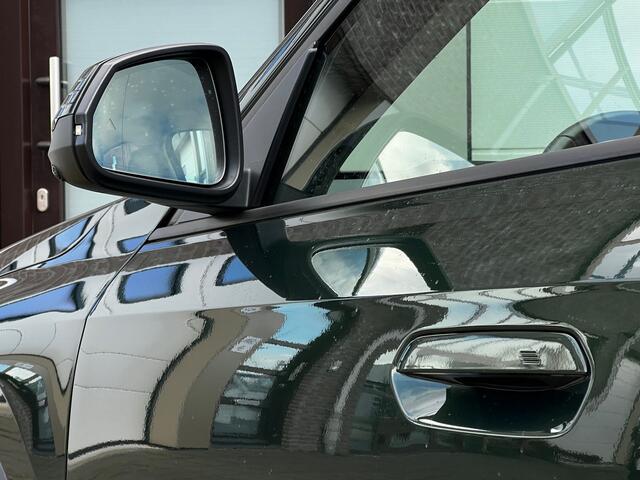 BMW iX1 xDrive30 Launch Edition 67 kWh 313 PK / Automaat / Airco / Apple CarPlay / Navigatie / 360 Camera / Harman-Kardon / Trekhaak / Leder Int / 17" LM Velgen / 1e Eigenaar!