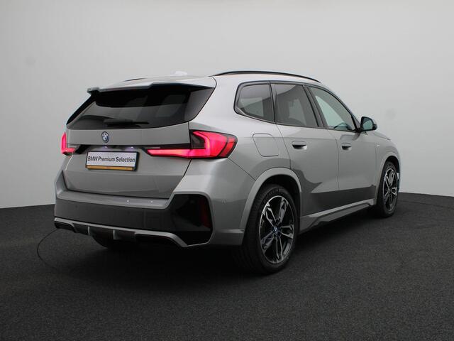 BMW iX1 xDrive30 M Sportpakket | Premium Pack | Comfort Pack | Travel Pack | Comfort Access | Harman Kardon | 19''