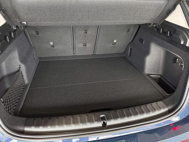 BMW iX1 eDrive20 Pure Edition 67 kWh | Driving Assistant | Trekhaak | Huisselectie