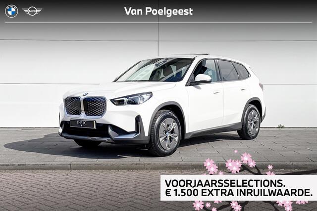 BMW iX1 Premium Pack | Travel Pack | Panoramadak | Selection 1500
