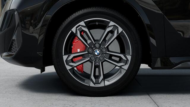 BMW iX1 eDrive20 M Sport / Sportstoelen / Comfort Access / M Adaptief onderstel / Head-Up / Parking Assistant Plus / Live Cockpit Professional