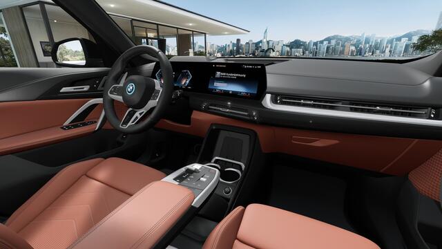 BMW iX1 eDrive20 M Sport / Sportstoelen / Comfort Access / M Adaptief onderstel / Head-Up / Parking Assistant Plus / Live Cockpit Professional