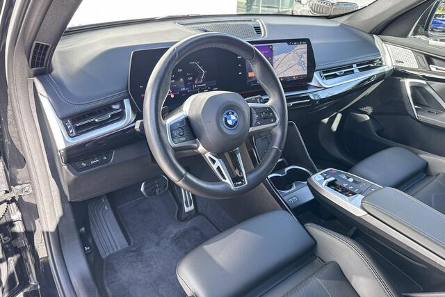 BMW iX1 xDrive30 | 67 kWh | M Sport | Panoramadak | Trekhaak