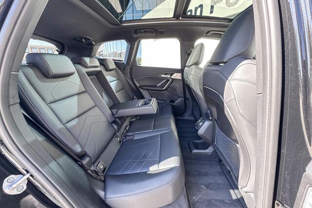 BMW iX1 xDrive30 | 67 kWh | M Sport | Panoramadak | Trekhaak