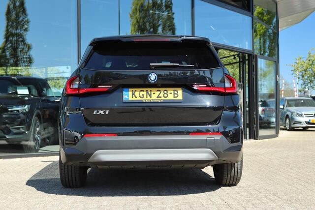 BMW iX1 XDRIVE30 67KWH LAUNCH EDITION | CARPLAY | CAMERA | KEY-LESS | FULL LED | VIRT. COCKPIT | STOELVERWARMING
