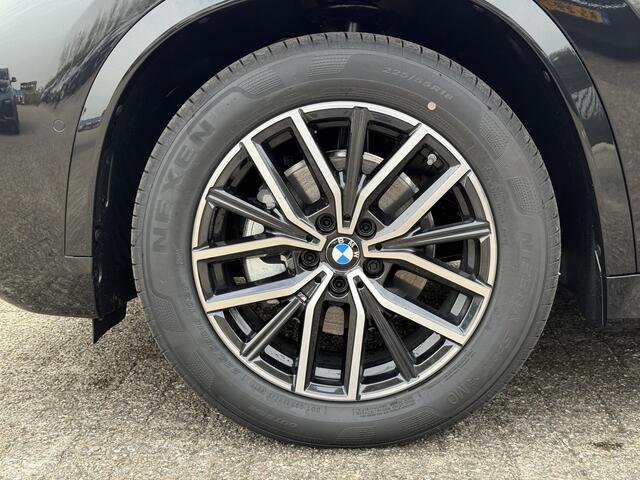 BMW iX1 eDrive20 | M-Sport | 18" | Camera | Comfort Acces | Draadloos laden | Sportstoel | Stoelverw.