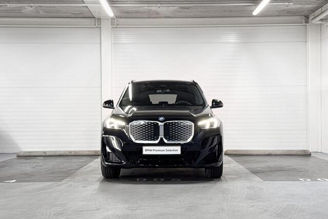 BMW iX1 eDrive20 | M-Sport | Premium Pack | Comfort Pack | Driving Assistant | Harman/Kardon | Comfort Access