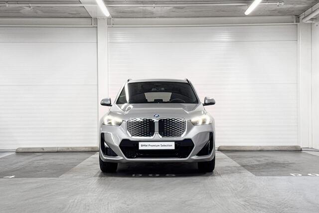 BMW iX1 eDrive20 | M-Sport | Premium Pack | Comfort Pack | Driving Assistant | Harman/Kardon | Comfort Access
