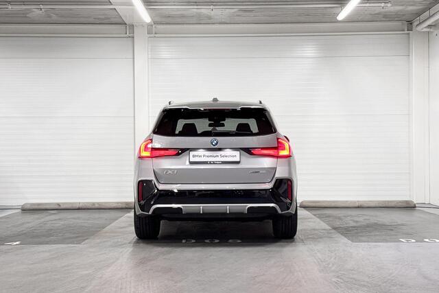 BMW iX1 eDrive20 | M-Sport | Premium Pack | Comfort Pack | Driving Assistant | Harman/Kardon | Comfort Access