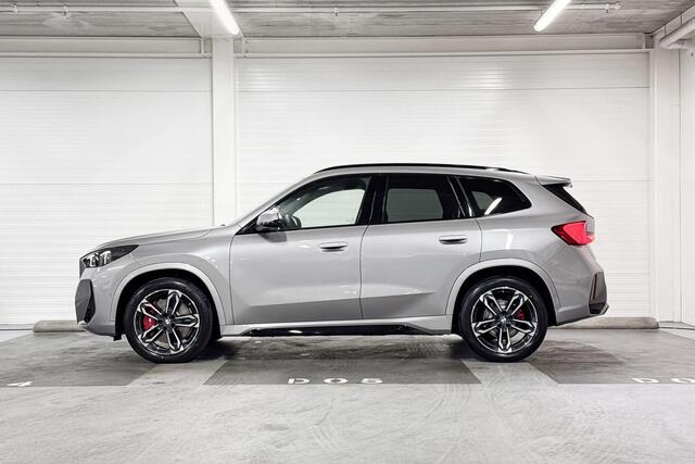 BMW iX1 eDrive20 | M-Sport Pro | Travel Pack | Premium Pack | Comfort Pack | Driving Assistant | Driving Assistant Plus | Harman/Kardon | Panoramadak | Comfort Access