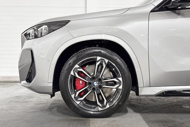 BMW iX1 eDrive20 | M-Sport Pro | Travel Pack | Premium Pack | Comfort Pack | Driving Assistant | Driving Assistant Plus | Harman/Kardon | Panoramadak | Comfort Access