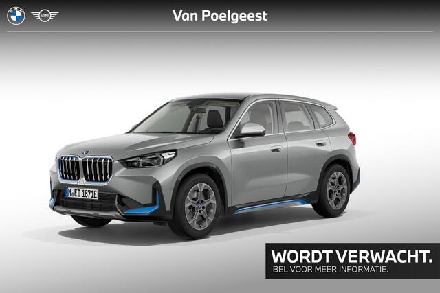 BMW iX1 xDrive30 Launch Edition / Parking Assistant / Adaptieve LED koplampen / Comfort Access / Draadloos oplaadstation / 18 Inch