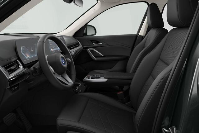 BMW iX1 xDrive30 Launch Edition / Parking Assistant / Adaptieve LED koplampen / Comfort Access / Draadloos oplaadstation / 18 Inch
