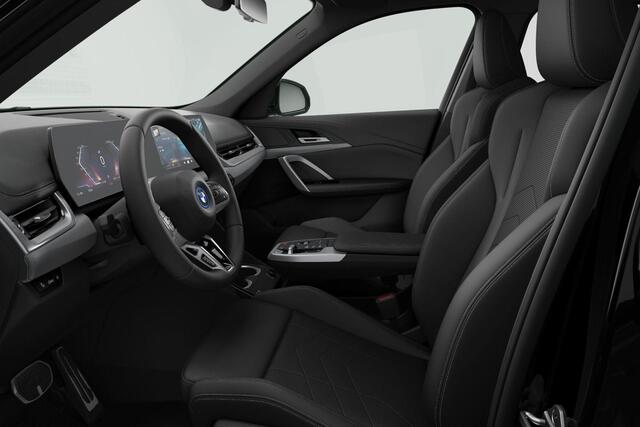 BMW iX1 eDrive20 67 kWh | Premium Pack | M-Sport Pro | Trekhaak |