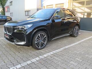 bmw-ix1-xdrive-30-launch-edition-32