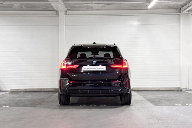 BMW iX1 eDrive20 M-Sport Pro | Travel Pack | Comfort Pack | Premium Pack | Harman/Kardon | Comfort Access | Huisselectie