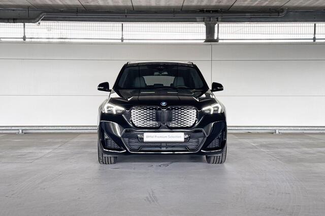 BMW iX1 eDrive20 67 kWh M Sport Edition | M Sportpakket Pro | Innovation Pack | Travel Pack | Trekhaak | Huisselectie