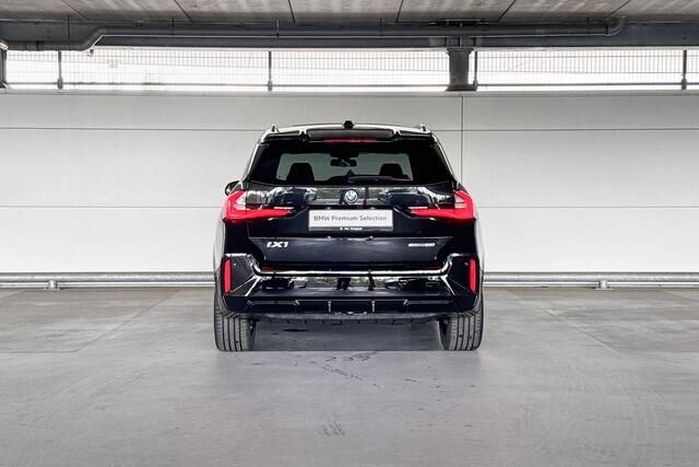 BMW iX1 eDrive20 67 kWh M Sport Edition | M Sportpakket Pro | Innovation Pack | Travel Pack | Trekhaak | Huisselectie