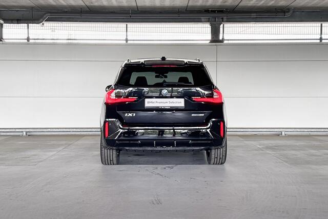 BMW iX1 eDrive20 67 kWh M Sport Edition | M Sportpakket Pro | Innovation Pack | Travel Pack | Trekhaak | Huisselectie