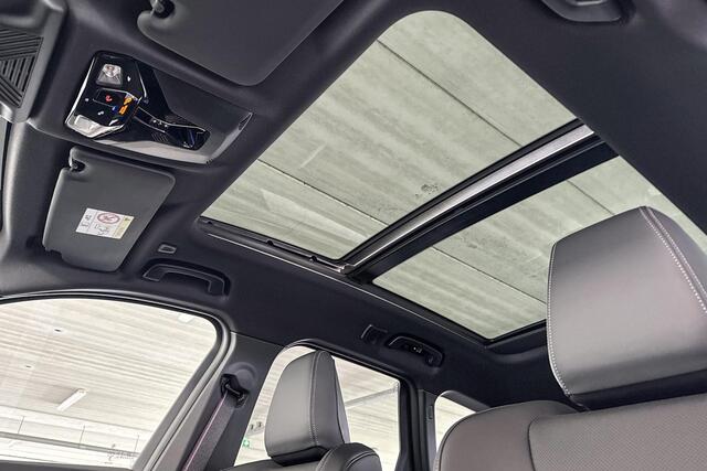 BMW iX1 eDrive20 67 kWh M Sport Edition | M Sportpakket Pro | Innovation Pack | Travel Pack | Trekhaak | Huisselectie