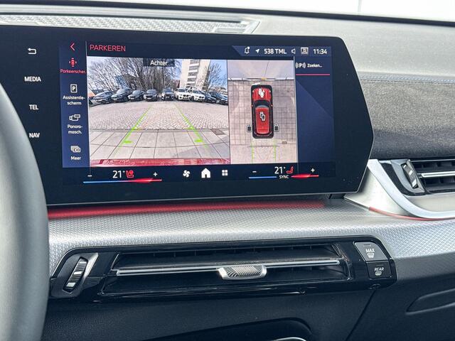 BMW iX1 eDrive20 M-Sport Edition 20 inch / Glazen dak / Comfort Acces / Harman Kardon / Head Up Display / 360 graden camera