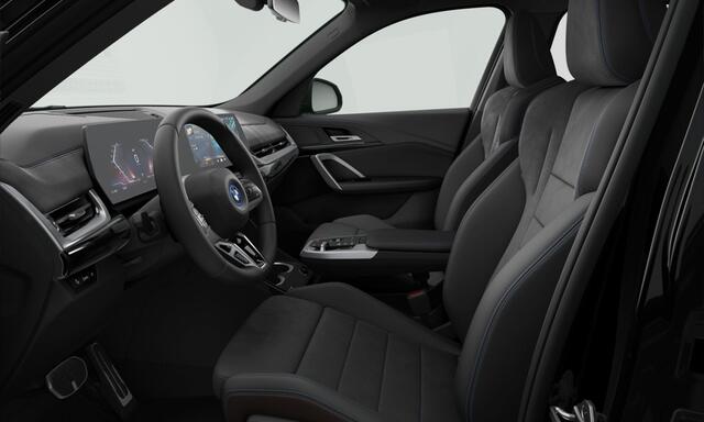 BMW iX1 eDrive20 | M-Sport | 19'' | Panorama | Camera | Elek. Trekhaak