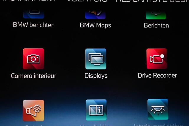 BMW iX1 eDrive20 67 kWh | INNOVATION PACK | PANORAMADAK | HEAD UP | MASSAGE | STUURVERWARMING | 360 CAMERA | 19"