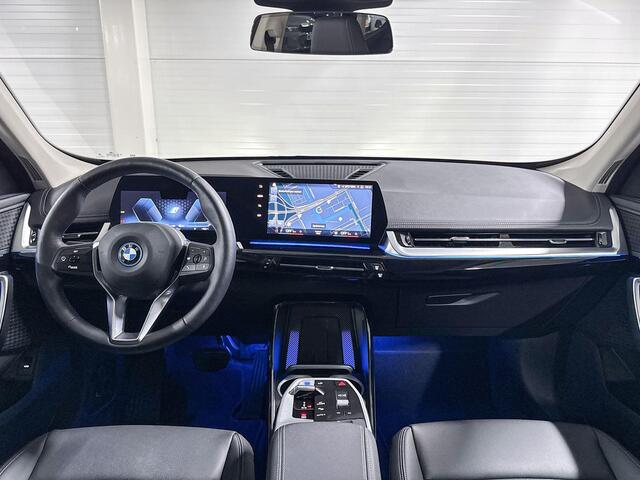 BMW iX1 xDrive30 Launch Edition | X-Line | Premium Pack | Stoelverwarming | Comfort Access