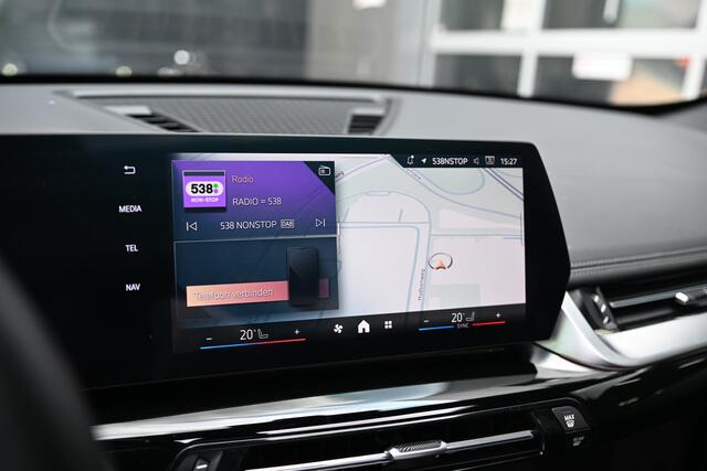 BMW iX1 eDrive20 M Sport / Panoramadak / Sportstoelen / Comfort Access / Achteruitrijcamera / Stoelverwarming / Adaptieve LED