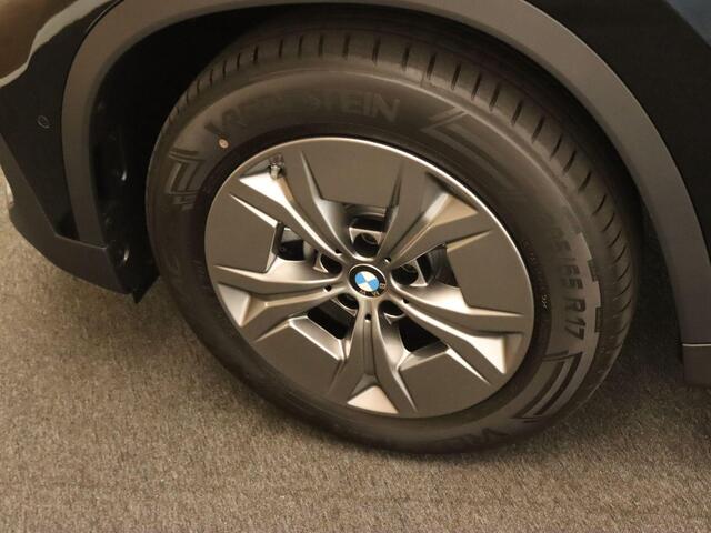 BMW iX1 xDrive30 67 kWh M Sport Edition AWD - NIEUWE AUTO! - ORIGINEEL NEDERLANDSE AUTO -AANHANGER MANOEUVREERHULP - PARKING ASSISTANT - DRIVING ASSISTANT - ADAPTIEF M ONDERSTEL - M SPORT EXTERIEURPAKKET - M SPORT INTERIEUR - BMW LIVE COCKPIT PROFESSIONAL - BMW D