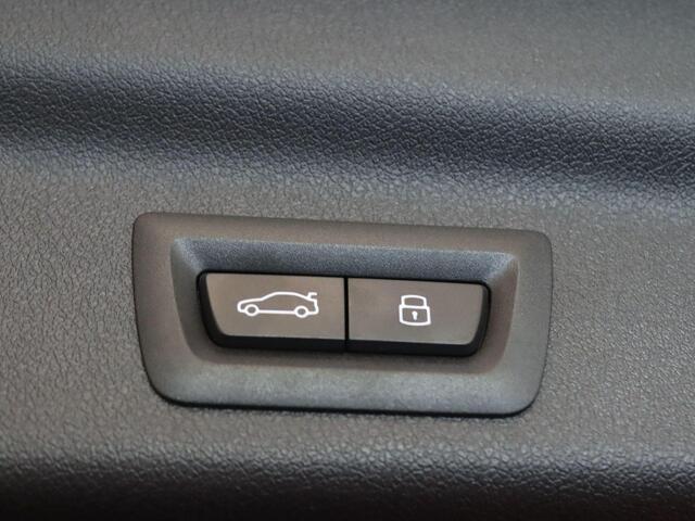 BMW iX1 xDrive30 67 kWh M Sport Edition AWD - NIEUWE AUTO! - ORIGINEEL NEDERLANDSE AUTO -AANHANGER MANOEUVREERHULP - PARKING ASSISTANT - DRIVING ASSISTANT - ADAPTIEF M ONDERSTEL - M SPORT EXTERIEURPAKKET - M SPORT INTERIEUR - BMW LIVE COCKPIT PROFESSIONAL - BMW D