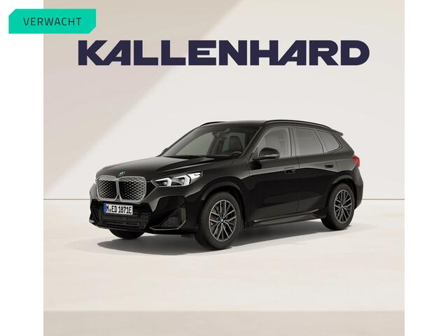 BMW iX1 eDrive20 M-Sport - Pano - Trekhaak - Memoryzetel - Head-Up