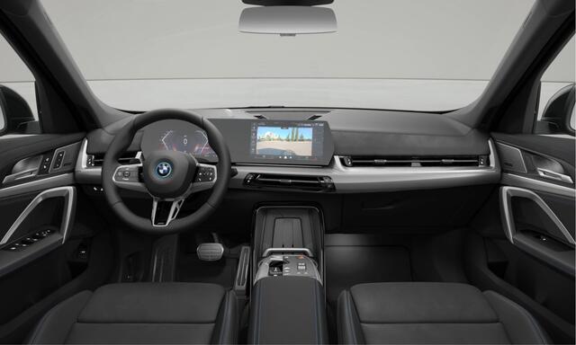 BMW iX1 eDrive20 M-Sport - Pano - Trekhaak - Memoryzetel - Head-Up