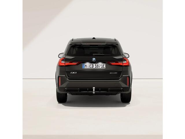 BMW iX1 eDrive20 M-Sport - Pano - Trekhaak - Memoryzetel - Head-Up